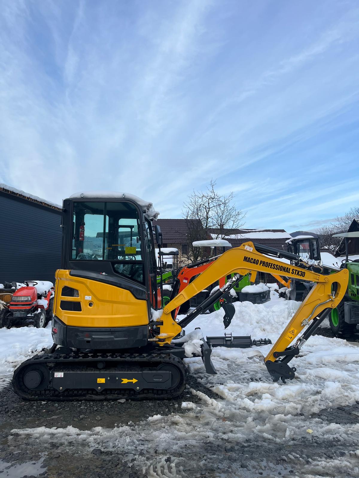 WhatsApp-Image-2025-02-07-at-11.29.58.jpeg MINIEXCAVATOR MACAO STX30 - imagine 1