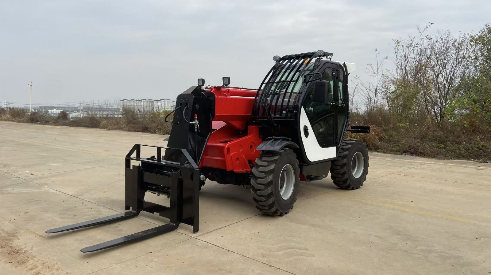WhatsApp Image 2024-12-12 at 08.22.36 Încărcător frontal telescopic MACAO TRX270 - imagine 1